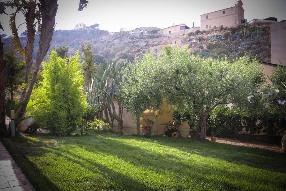 Il Grifo Hotel Licata Bagian luar foto
