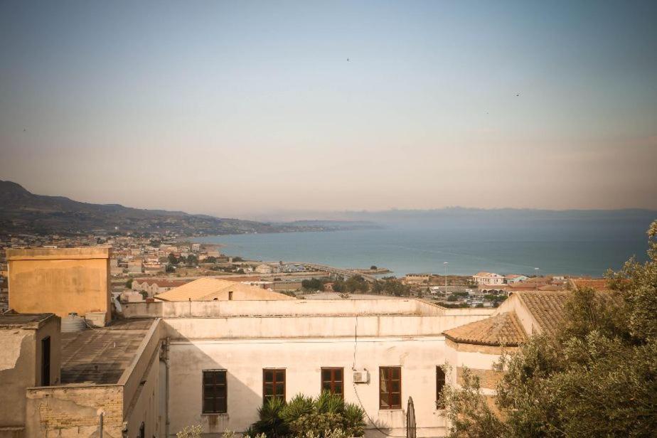 Il Grifo Hotel Licata Bagian luar foto